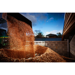 Filling a fuel store with wood chip